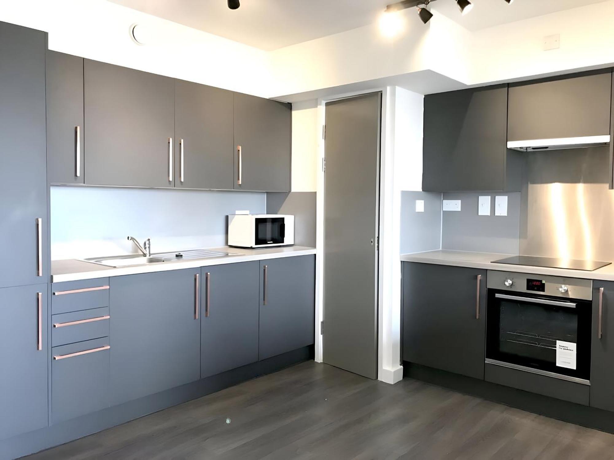 Appartamento Student Only, Private With Ensuite Bathrooms *